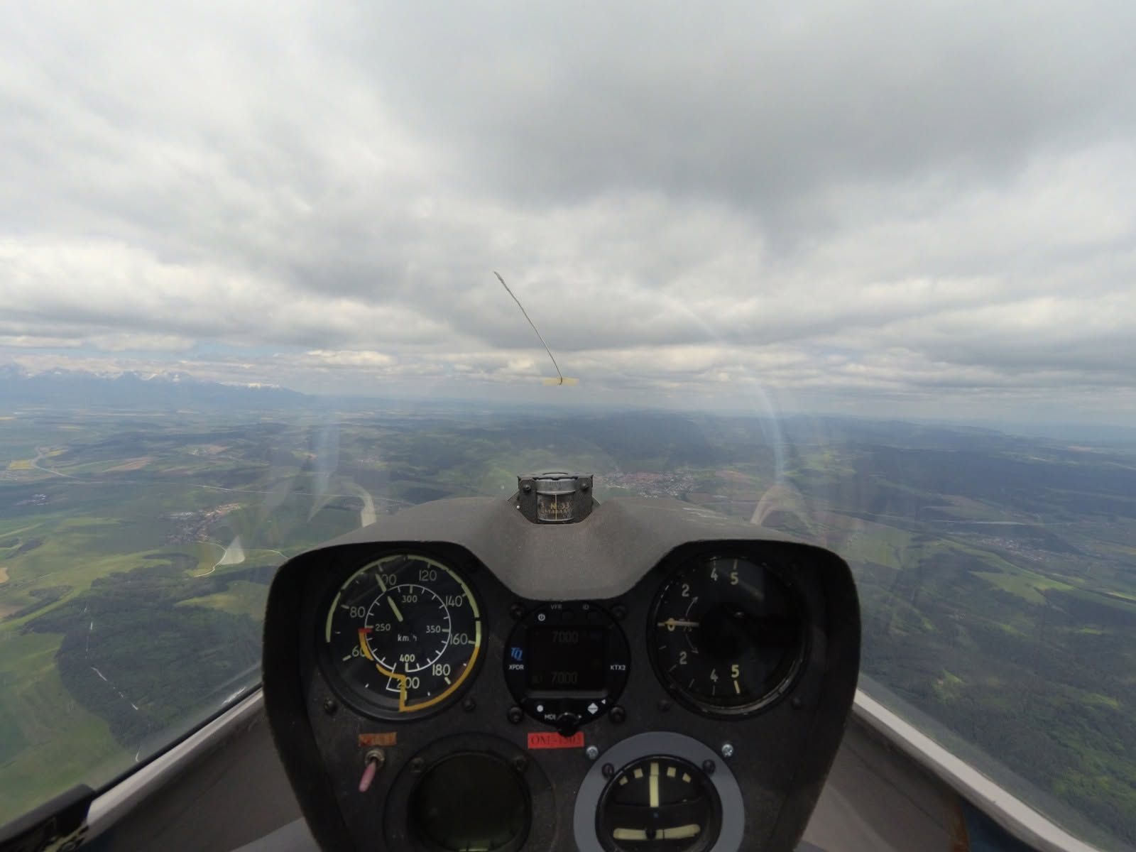 Glider instruments – airspeed indicator and variometer